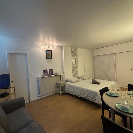 Appartement Des Champs Elysees ปารีส ภายนอก รูปภาพ