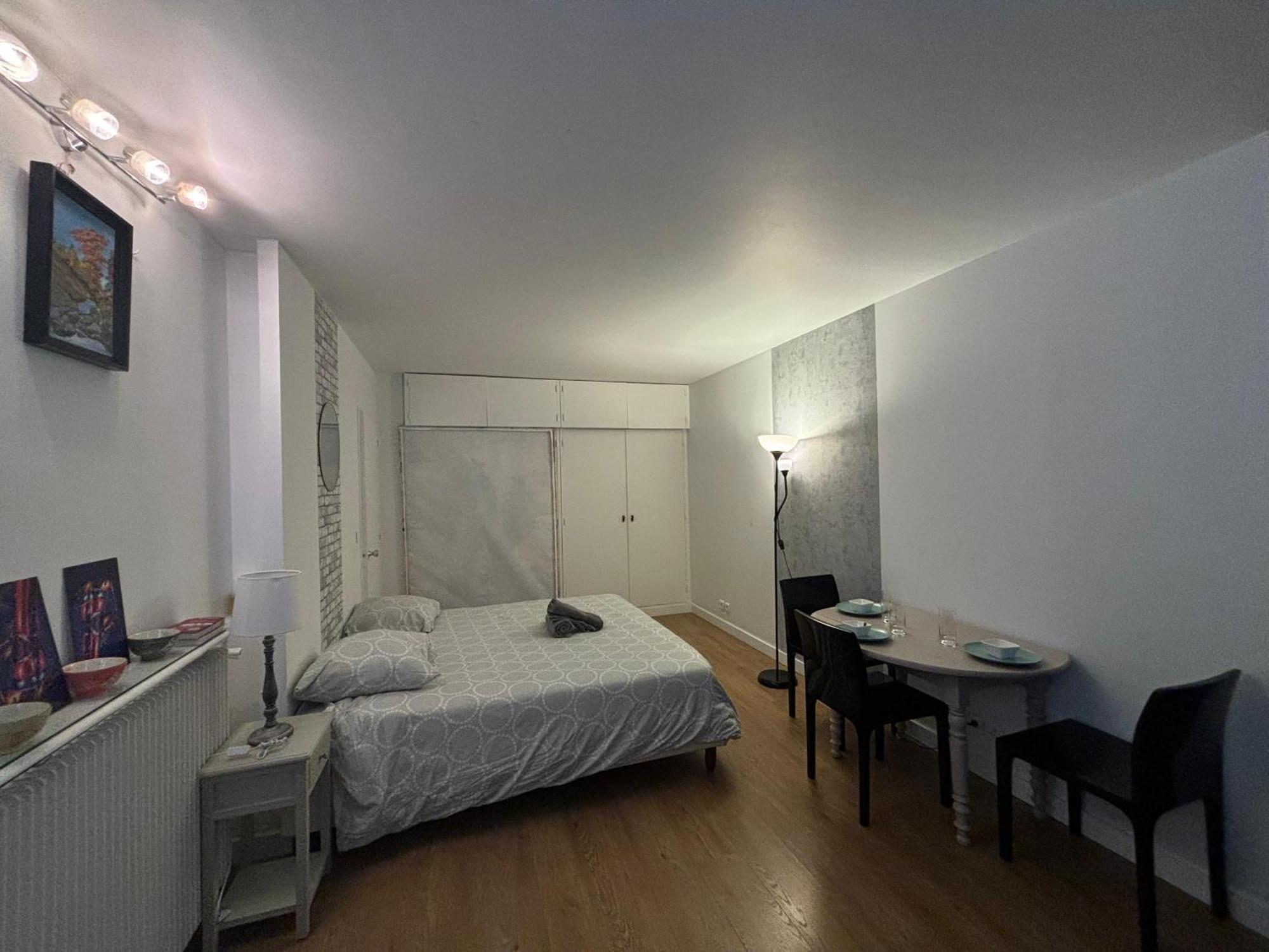 Appartement Des Champs Elysees ปารีส ภายนอก รูปภาพ
